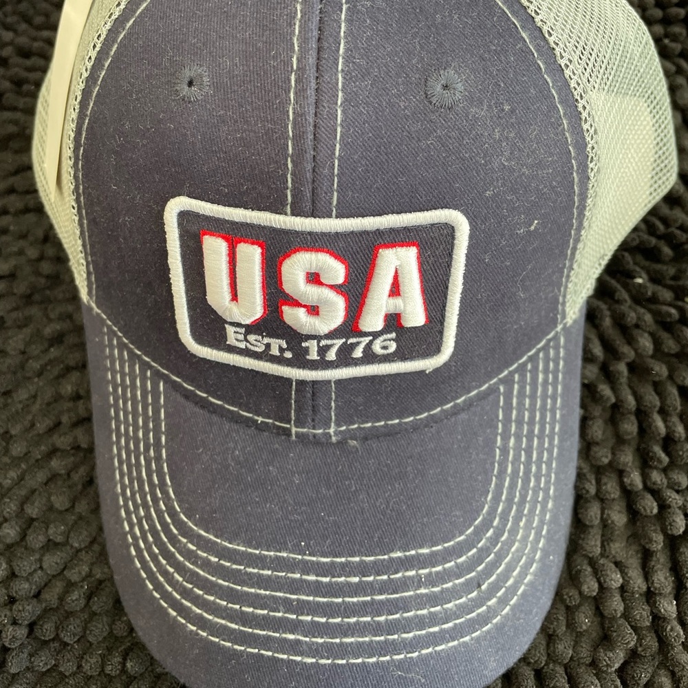 Men’s breathable USA ball cap brand new navy blue!